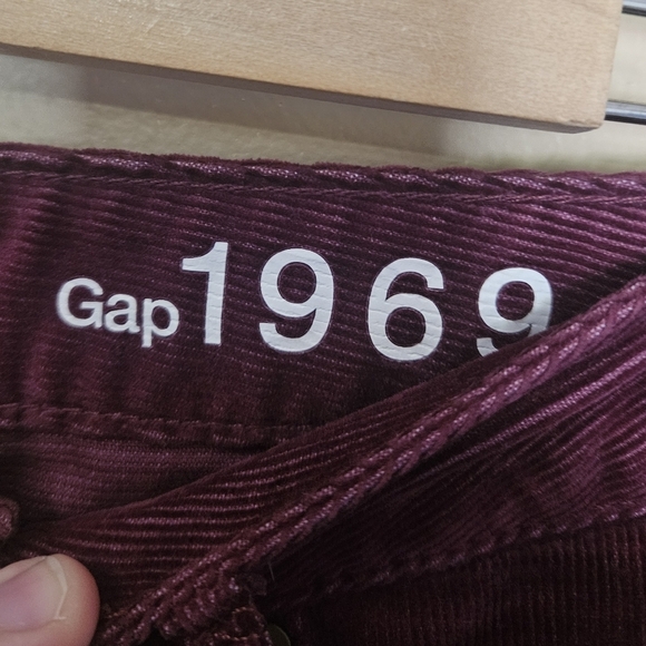 GAP 1969 Perfect Boot Women's Size 26R Burgundy Corduroy Pants Cotton Blend - Picture 4 of 5